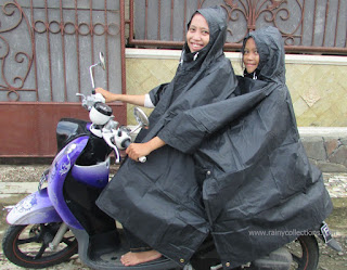 jas hujan ponco bisa dipakai berdua atau biasa disebut 2 in 1 dual head