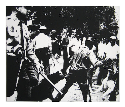 1964 Race Riot Picture Singapore on Dem  Nio Amarelo  Sorria  Voc   Est   Sendo Serigrafado