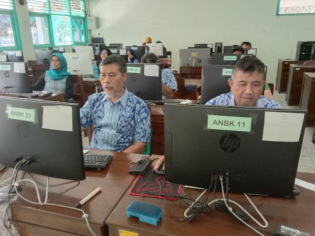 Guru SMA Negeri 3 Salatiga Mengikuti Sulingjar