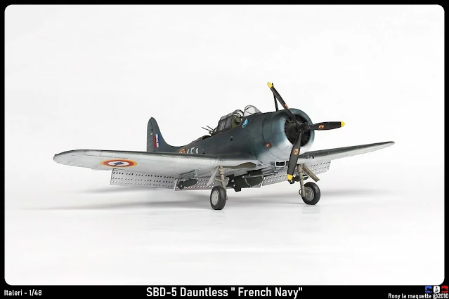 Maquette du SBD-5 Daultless d'Italeri au 1/48.