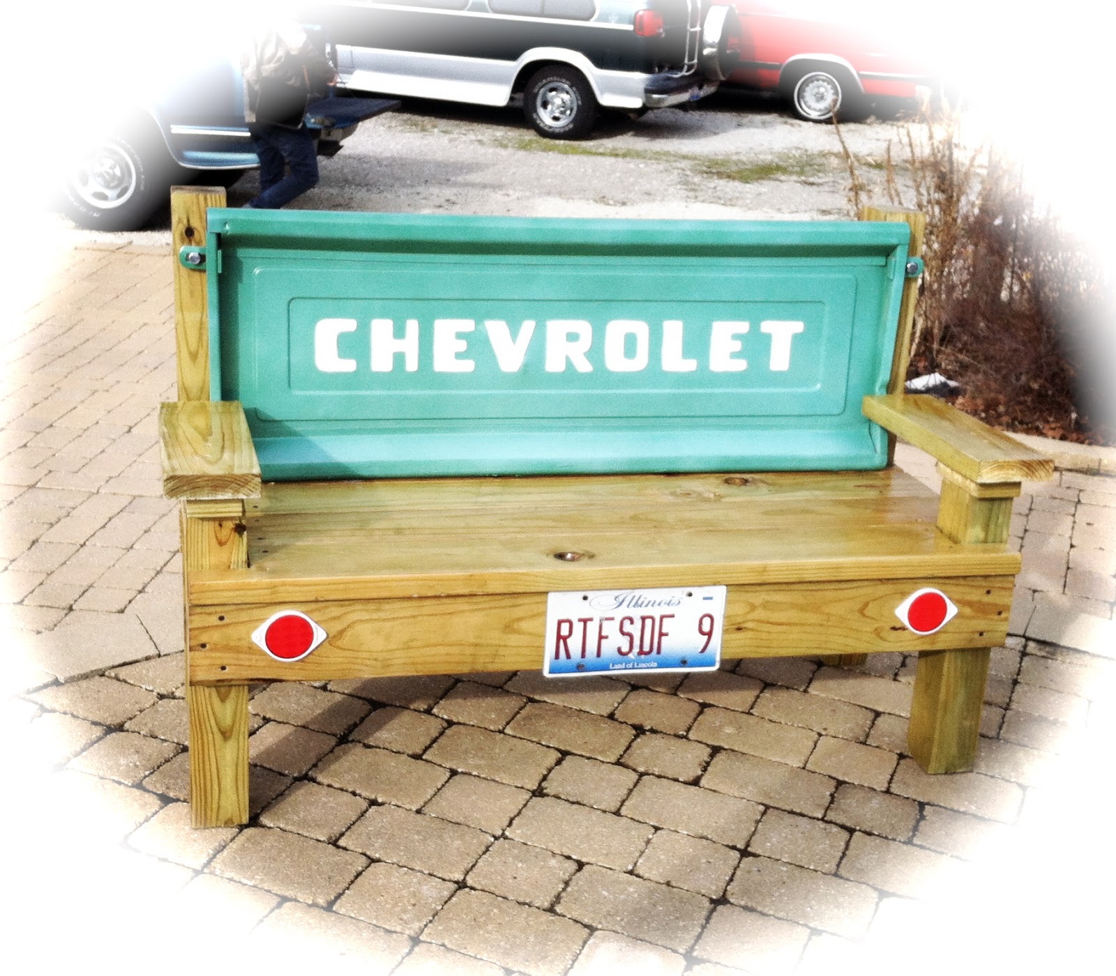Tell a Diy tailgate bench plans
