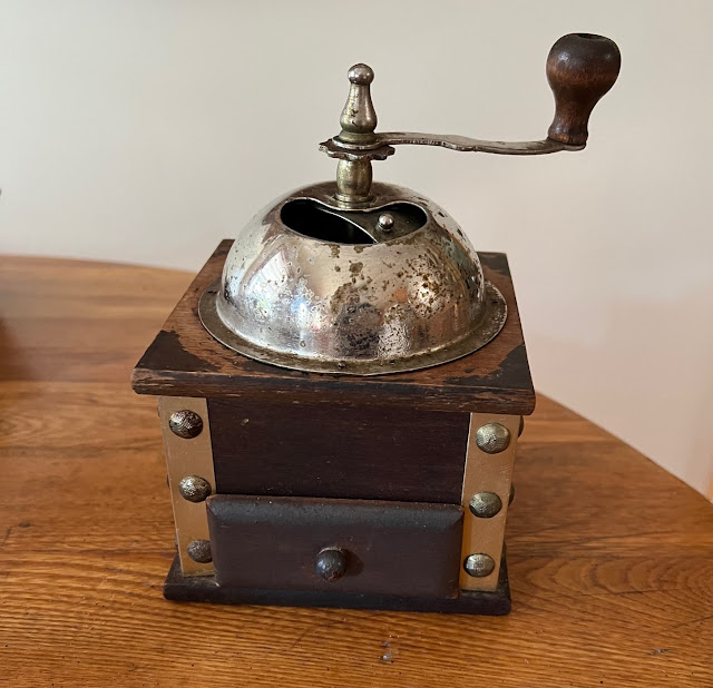 Photo of a thrifted coffee grinder.