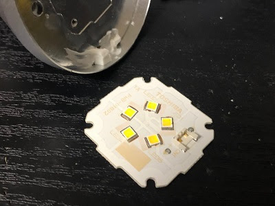 LED電球 分解