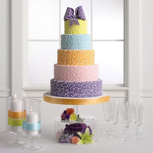 Very similar to the wedding cake above but with bigger swirl pattern