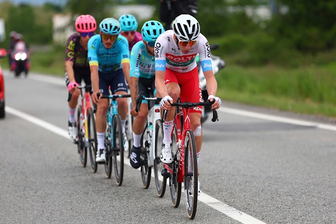 Davide Bais se filtra en la escapada de la segunda etapa del Giro d’Italia