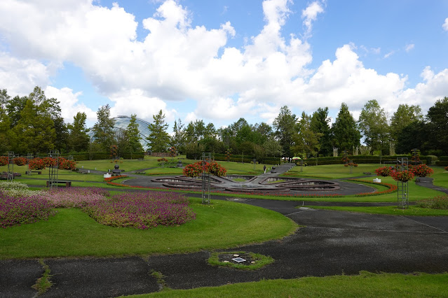 鳥取県西伯郡南部町鶴田　とっとり花回廊　霧の庭園