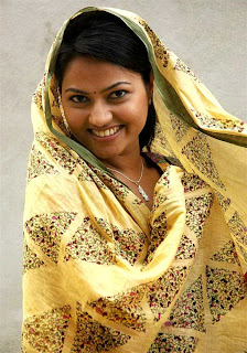 suhasini cute pose