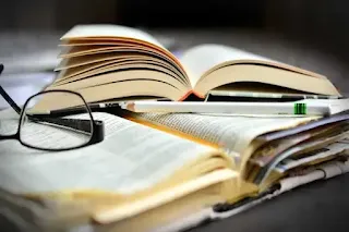 تسهم قراءة الكتب الإنكليزية في تقوية اللغة بشكل كبير