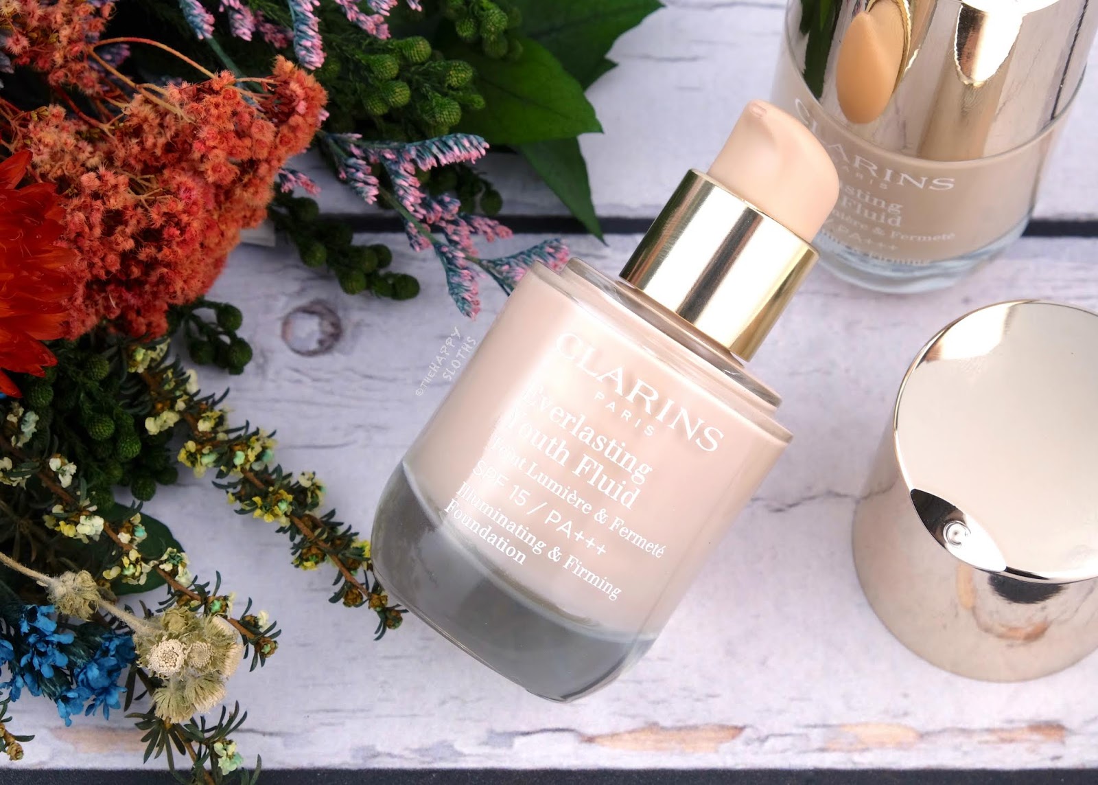 Clarins | Everlasting Youth Fluid Illuminating & Firming Foundation: Review and Swatches