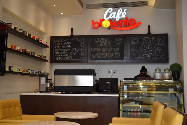 Coffee Shop in Delhi , Cafe shop in paharganj, cafe shop near new delhi railway station