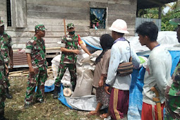 Babinsa Mapurujaya Dampingi Distribusi Pupuk Bersubsidi ke Kelompok Tani di Mimika Timur