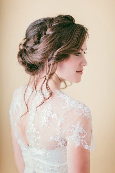 Los peinados más favorecedores para llevar tocado Enfemenino - peinados para tocados de boda