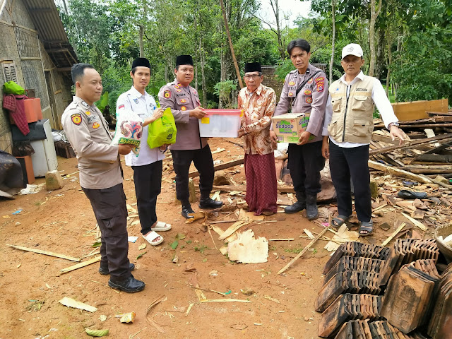 Gerak Cepat Kapolres Lebak Tangani dan Berikan Bantuan Pada Warga Korban Angin Puting Beliung