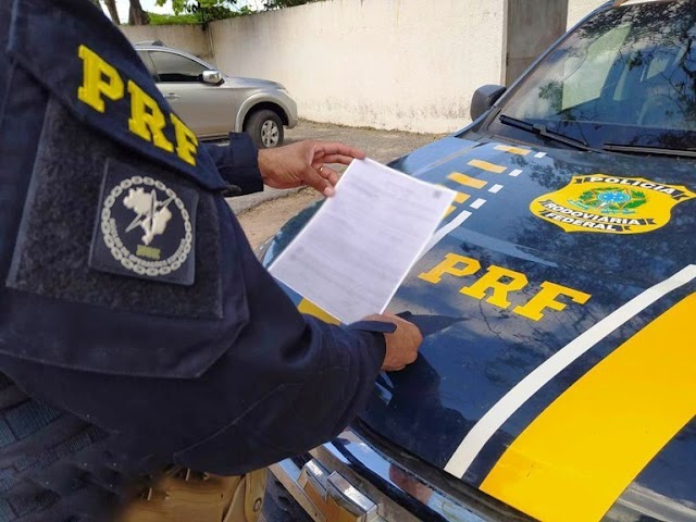 PRF cumpre mandado de busca e apreensão e prende mulher por tráfico de drogas em Parnaíba