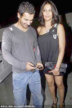 Bipasha Basu and John Abraham Tarun Mansukhani's Birthday Party Pics