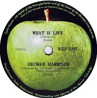 http://nzrecordsleeves.blogspot.co.nz/2016/05/others-overseas.html#Apple