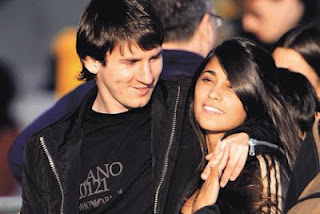 Lionel Messi With Girlfriend Enjoying Moment Photo