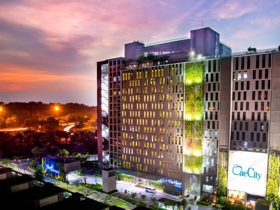 e.City Hotel @ One City | Subang Jaya