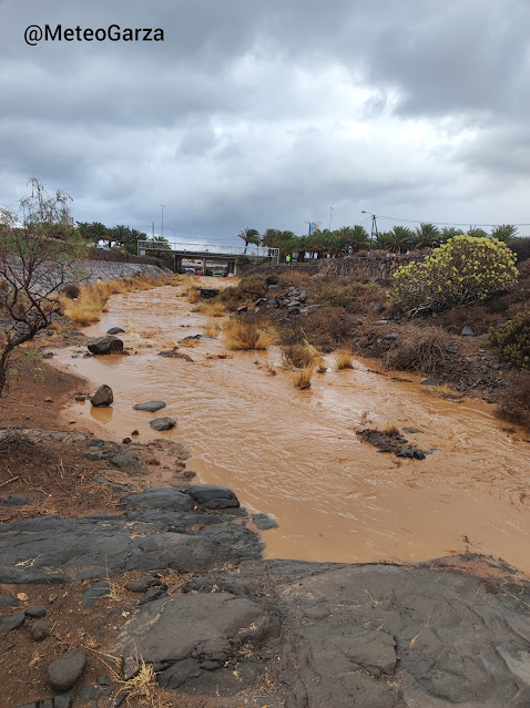 Una fuerte tromba de agua causa inundaciones en Ojos de Garza, Telde, Gran Canaria