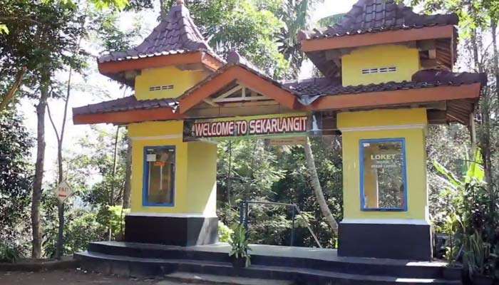 Air Terjun Sekar Langit