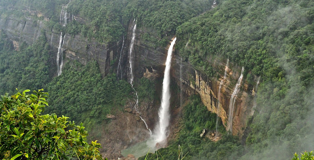 Nohkalikai Falls