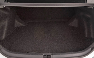 Novo Corolla 2015 - interior - porta-malas