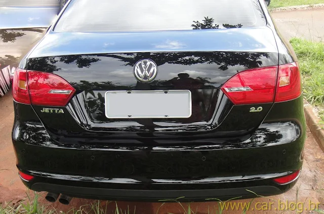 Jetta 2012 TipTronic Flex - preto - lanternas traseiras