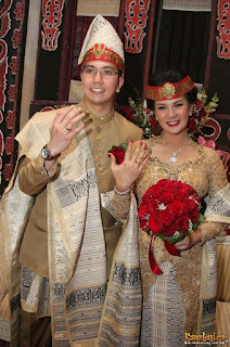 Foto Model Baju Pengantin Adat Batak