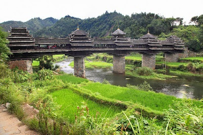 8. चेंगयांग ब्रिज, चीन  (Chengyang Bridge, Sanjiang County, China)