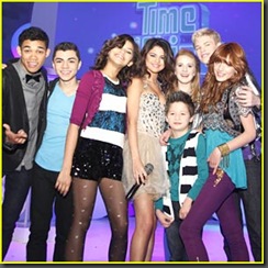 selena-gomez-shake-performance