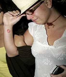 britney spears tattoo in the right hand