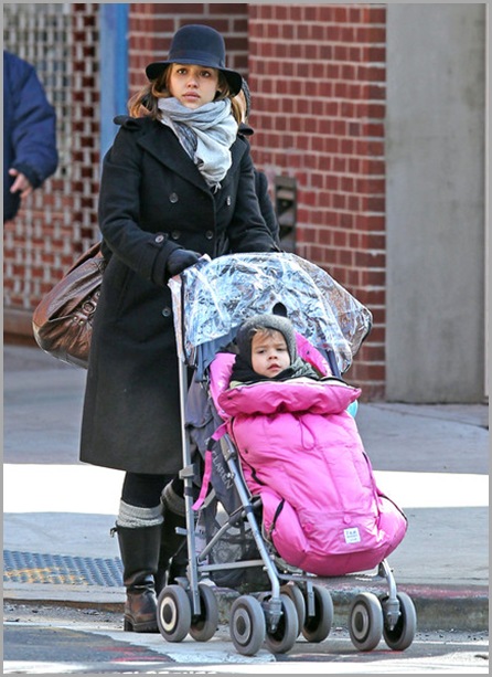 Jessica Alba Jessica Alba Daughter Honor Out 18