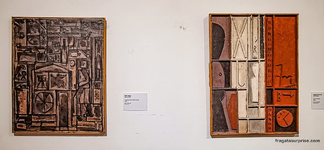 "Composição Construtiva" de Julio Alpuy e "Construção", de Augusto Torres, no Museu Nacional de Artes Visuais de Montevidéu