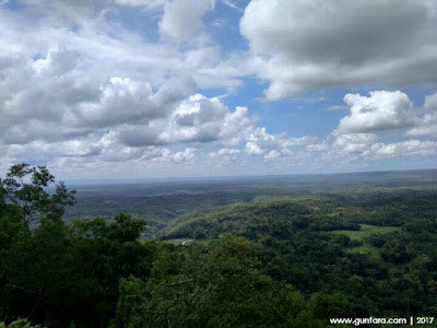 Pemandangan di Puncak Sewu Watu Sangga Langit www,guntara.com