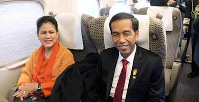 Kunjungan Yang dilakukan Presiden Jokowi Kekota Suka Bumi Dengan Menggunakan Kereta