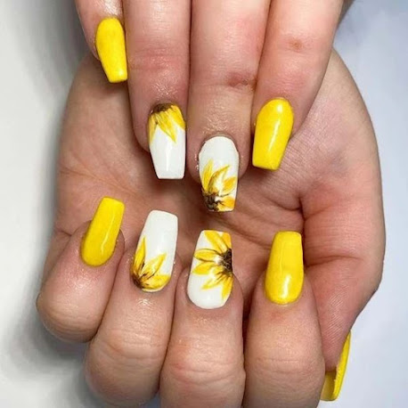 #summeryellownails