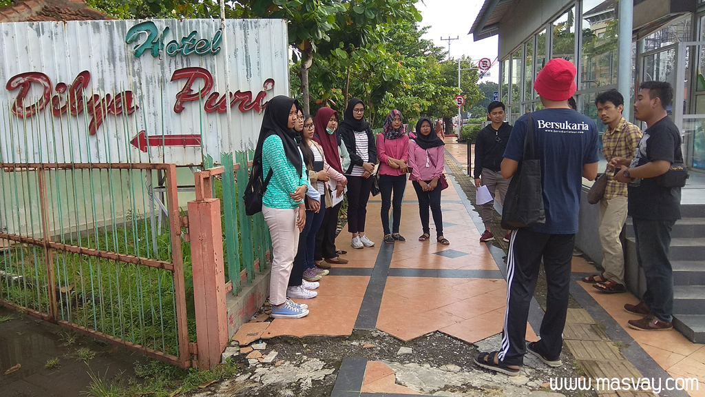 Walking Tour: Menyusuri Kampung Kauman - Rivai Hidayat