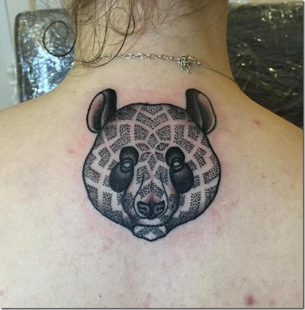 mandala_panda_dos_tatouage