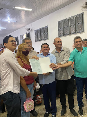Governo do Estado entregou títulos de terra  para agricultores do município de Pentecoste