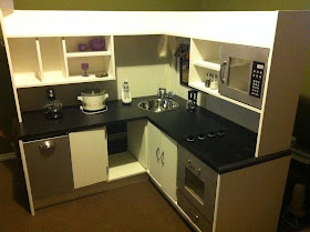 Utah County Mom: Lily's play kitchen - a DIY wood kitchen for 