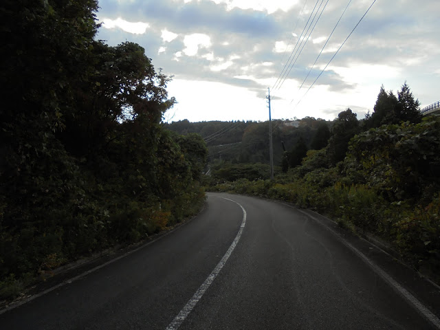 大山へ行く昔の幹線道路