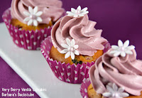 http://www.barbarasbackstube.ch/2015/02/very-berry-vanilla-cupcakes.html