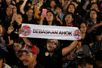 Ribuan Pendukung Mengelar Malam Solidaritas Atas Matinya Keadilan