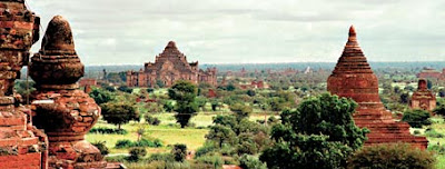 Dhammayangyi Temple with a pyramid shape