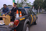 DENGAN SENANG HATI POLSEK WALERI ANTAR SLAMET KE RUMAH MEMPELAI WANITA DENGAN MOBIL DINAS