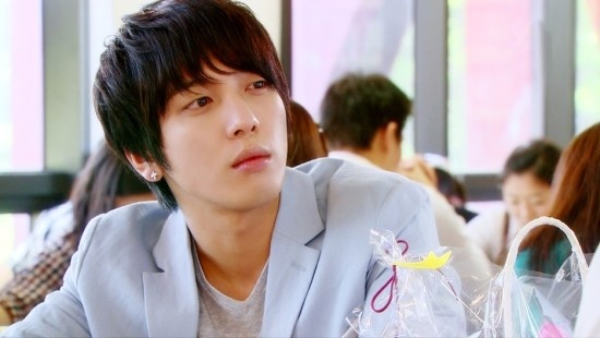 Jung Yong Hwa (CNBlue) đẹp trai và lịch lãm