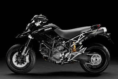 Ducati_Hypermotard_1100_EVO_2011_1620x1080_side_01