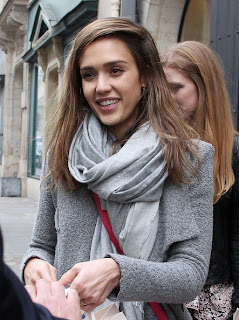 Jessica Alba long side part straight hairstyle