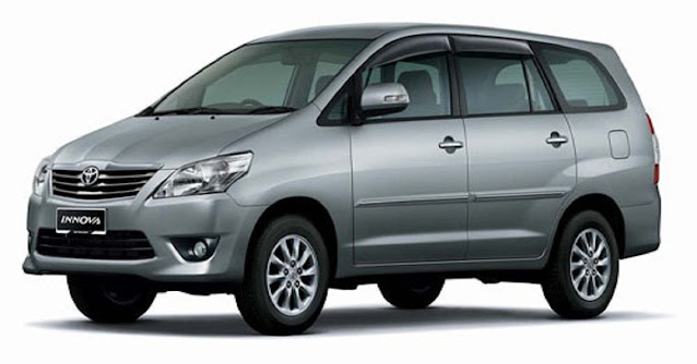 Toyota Innova Car Hire service in Delhi for family Tour Package