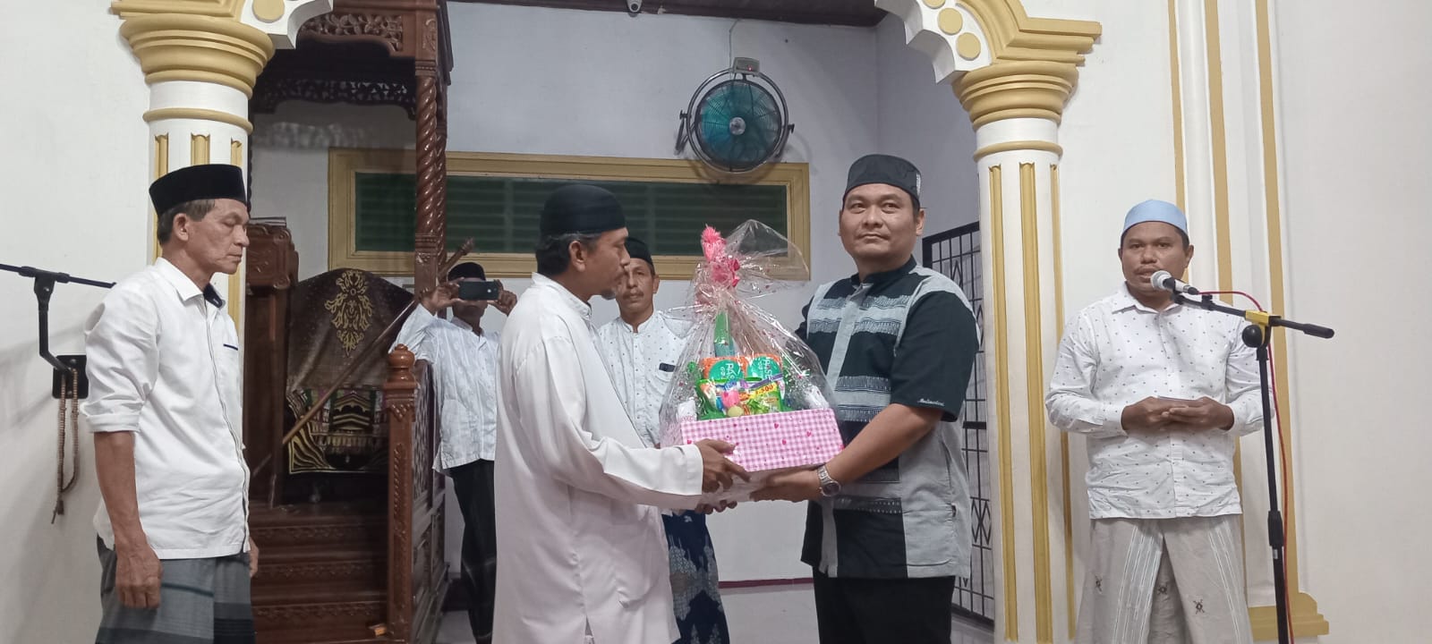 Safari Ramadhan di Peusangan, Pemkab Bireuen Santuni 20 Anak Yatim